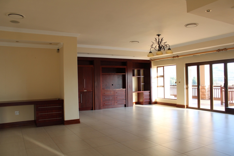 5 Bedroom Property for Sale in Birdwood Estate North West